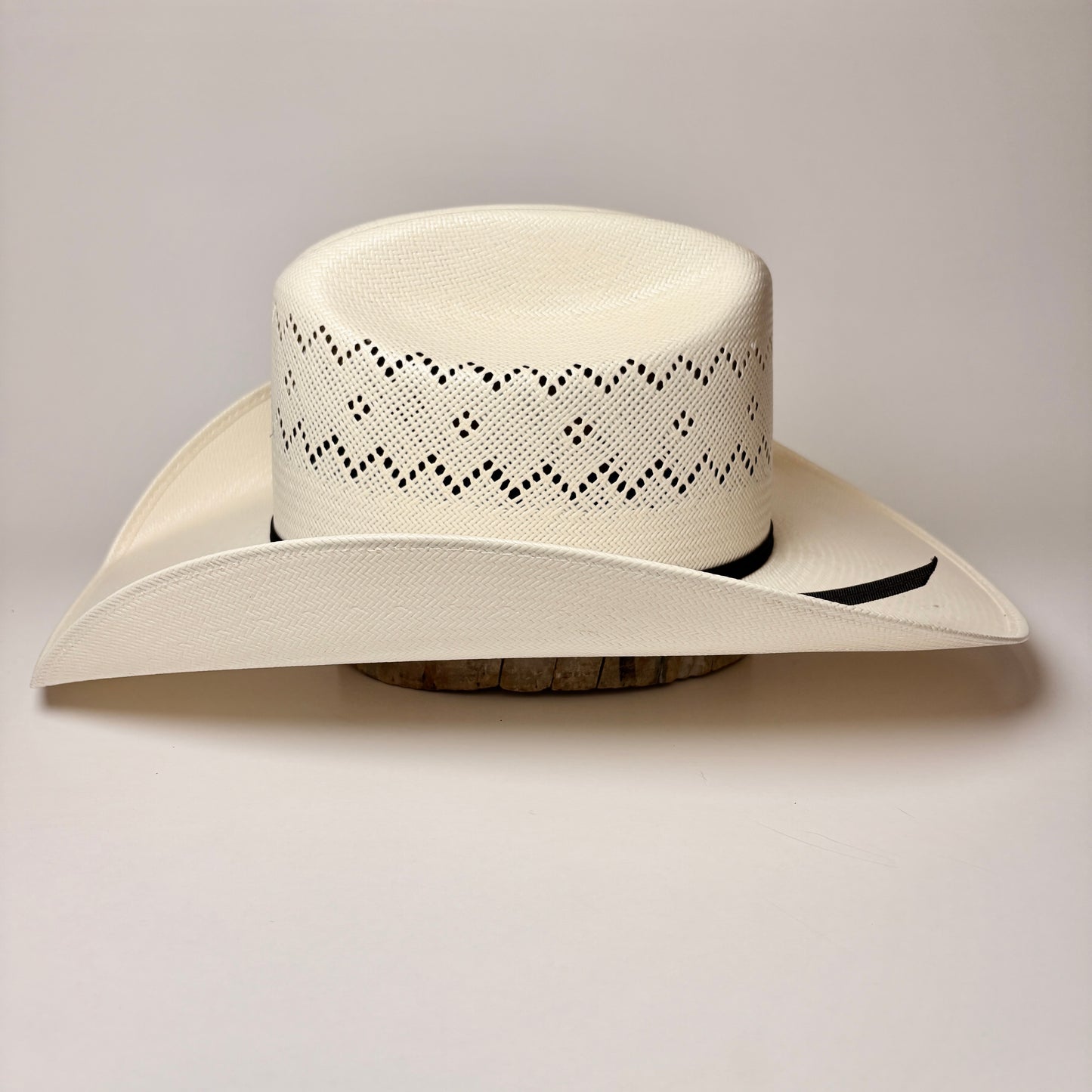 Sombrero DBC Marlboro Blanco SBC19